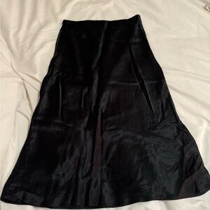 Aritzia Babaton satin Black midi skirt